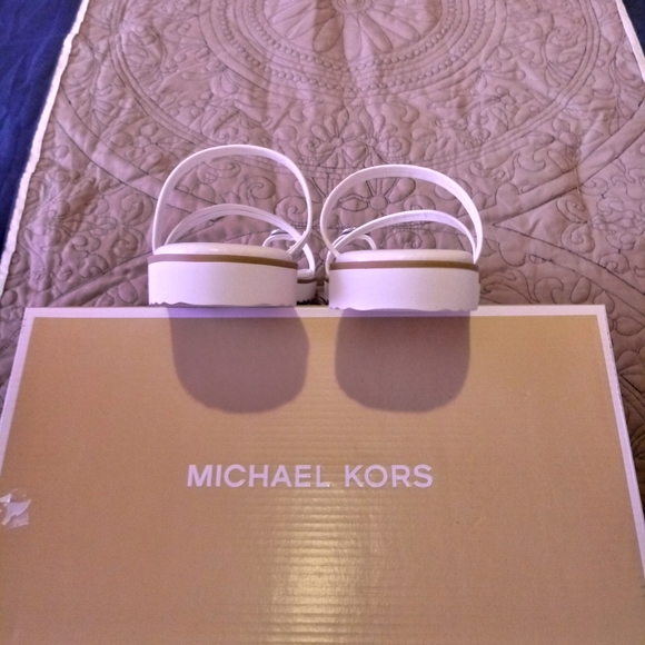 Michael Kors Letty Thong Sandals - Picture 6 of 9